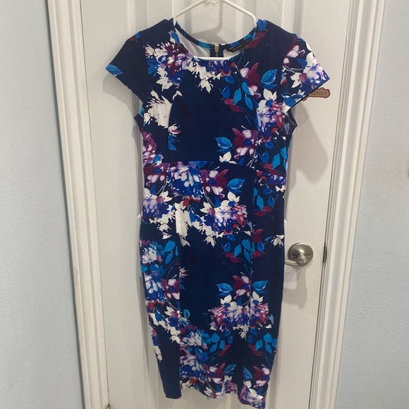 Bodycon scuba fabric floral dress - Picture 1 of 5